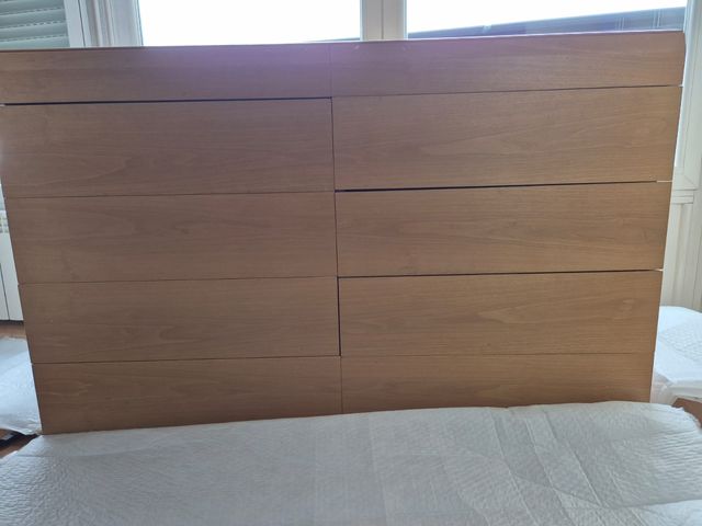 Cómoda de madera moderna