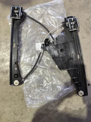 Elevalunas Delantero Derecho Peugeot 208 Original