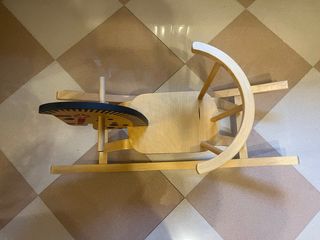 Caballito balancín de madera