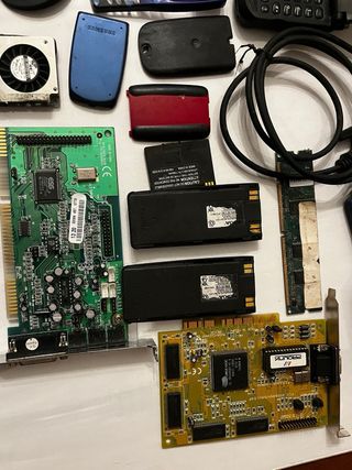 lot telefoni e pezzi di ricambio vari