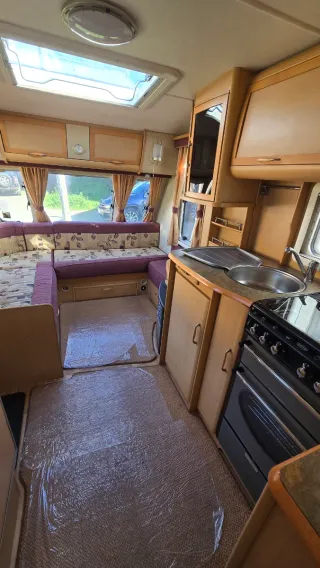 Caravana Abbey Spectrum Cama Fija