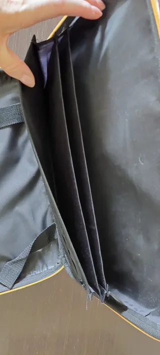 Portacomputer giallo senape