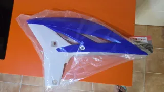 Aletin Izquierdo Depósito Yamaha WR450F ORIGINAL