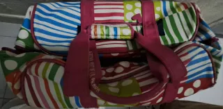 Maleta/bolso multicolor con ruedas y asas