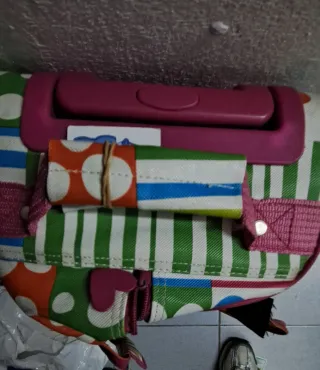 Maleta/bolso multicolor con ruedas y asas