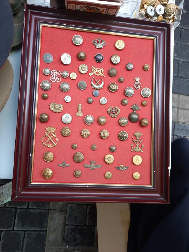 Bottoni militari antichi da collezione