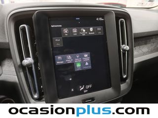 Volvo XC40 T3 Momentum Core Auto 120 kW (163 CV)