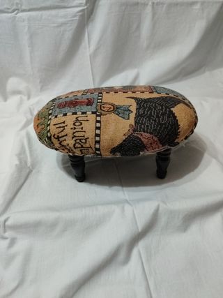 Reposapiés pequeño tapizado