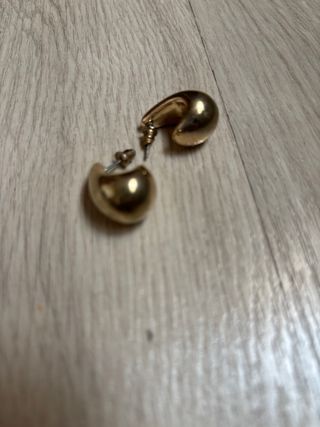 Pendientes gota dorados