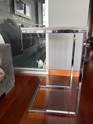 Mesa auxiliar moderna metal y madera