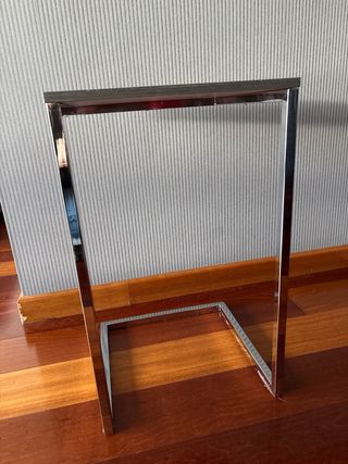 Mesa auxiliar moderna metal y madera