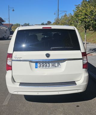 Lancia Voyager 2012