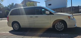 Lancia Voyager 2012