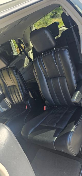 Lancia Voyager 2012