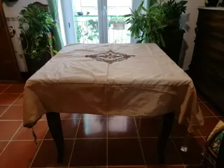 Tovaglia in seta decorata