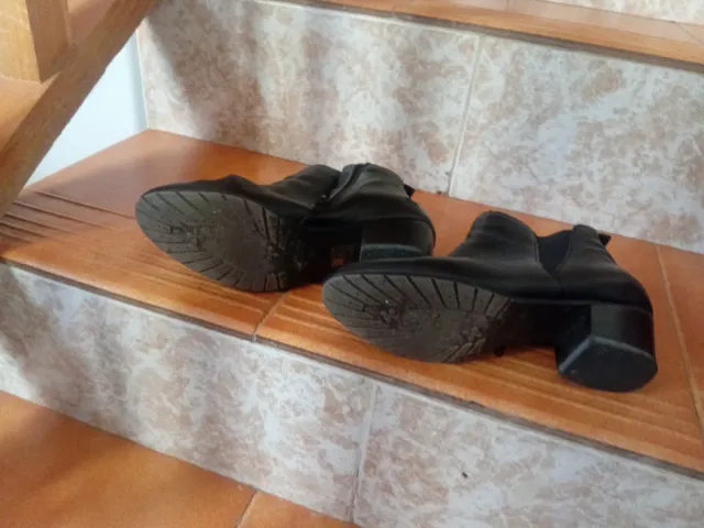 Botines negros de piel