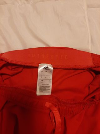 Pantalón Adidas Real Madrid Talla L.