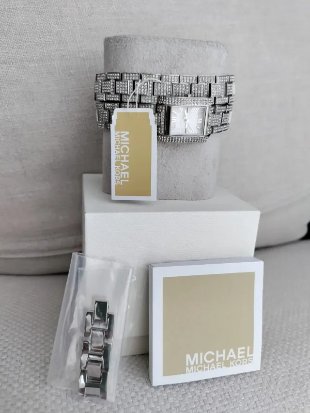Orologio Michael Kors Petite Emery con pavé