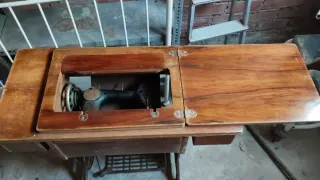 Máquina de coser Singer antigua