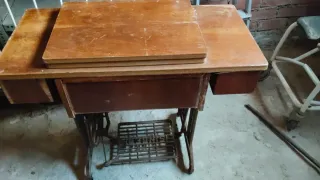 Máquina de coser Singer antigua