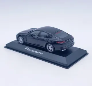 PORSCHE PANAMERA 1:43 HERPA