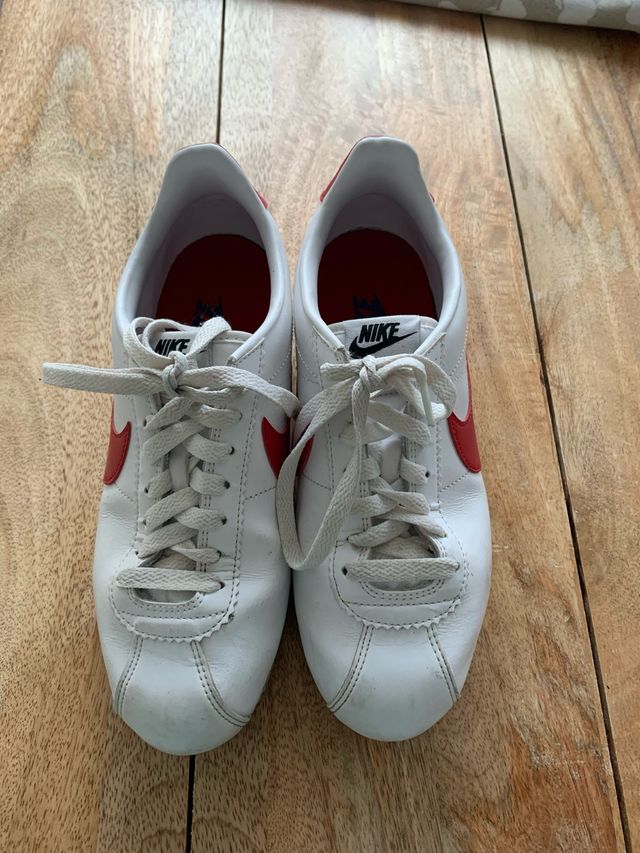 Zapatillas Nike Blancas y Rojas Talla 38.5