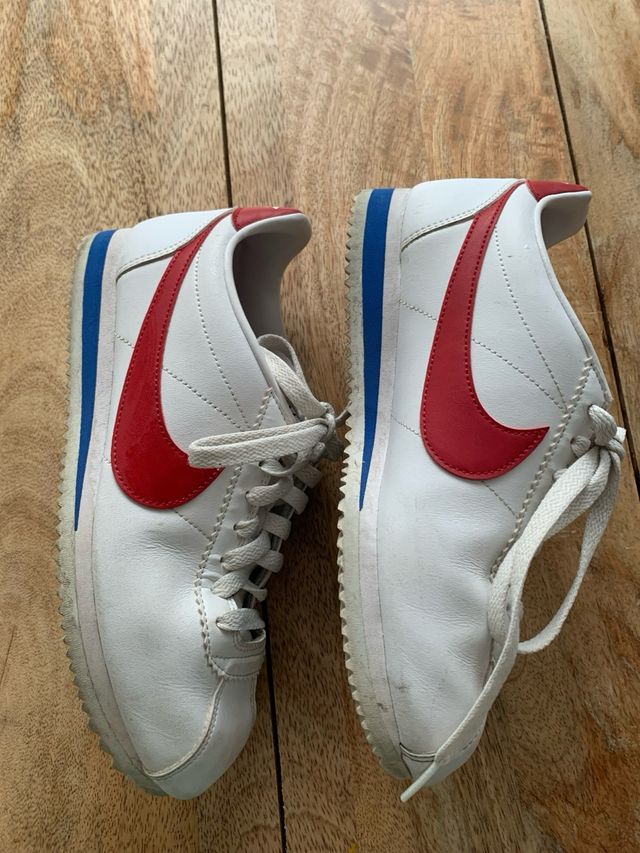 Zapatillas Nike Blancas y Rojas Talla 38.5