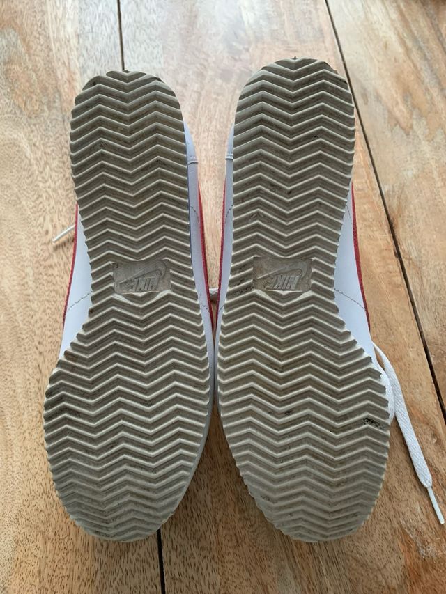 Zapatillas Nike Blancas y Rojas Talla 38.5