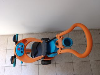 Triciclo infantil azul y naranja