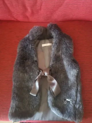 Capa pelo gris niña