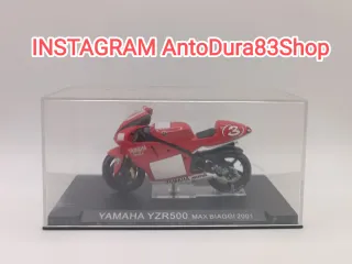 Modellino Moto Yamaha YZR500 Max Biaggi 2001