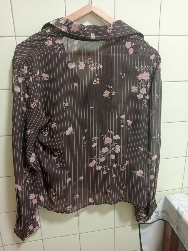 Camisa de vestir estampada flores rayas