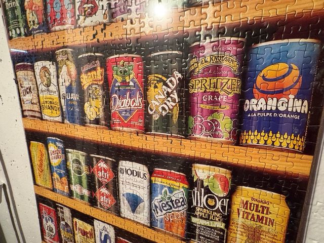 Puzzle Estantería Latas Bebidas