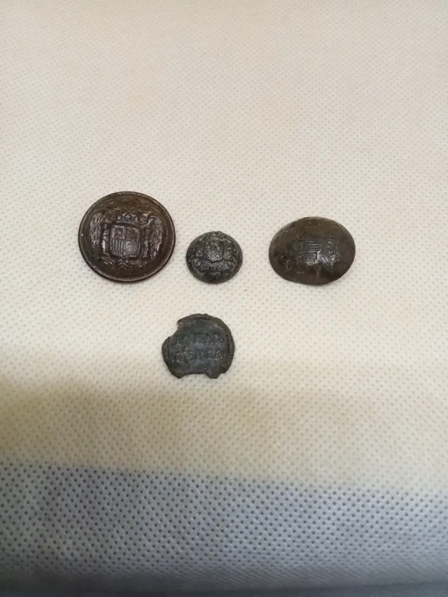 Lote 4 botones infantería antiguos