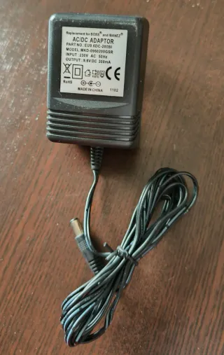 Alimentatore AC/DC 9.6V 200mA per Boss Ibanez
