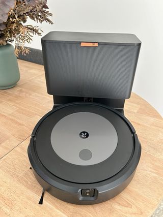 Roomba J7 plus aspiradora robot