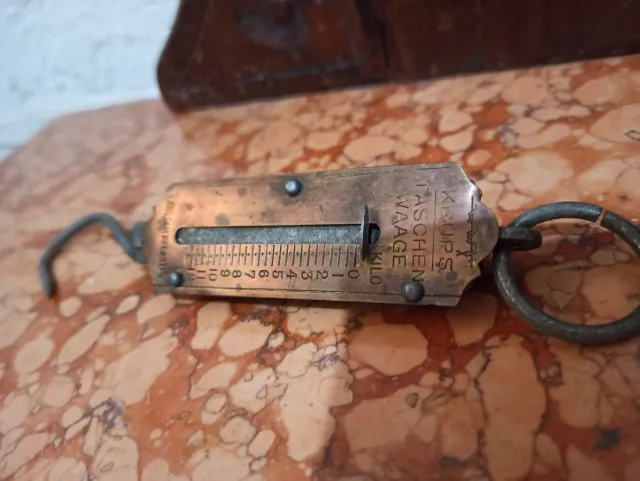 Bilancia Krups a gancio in ottone