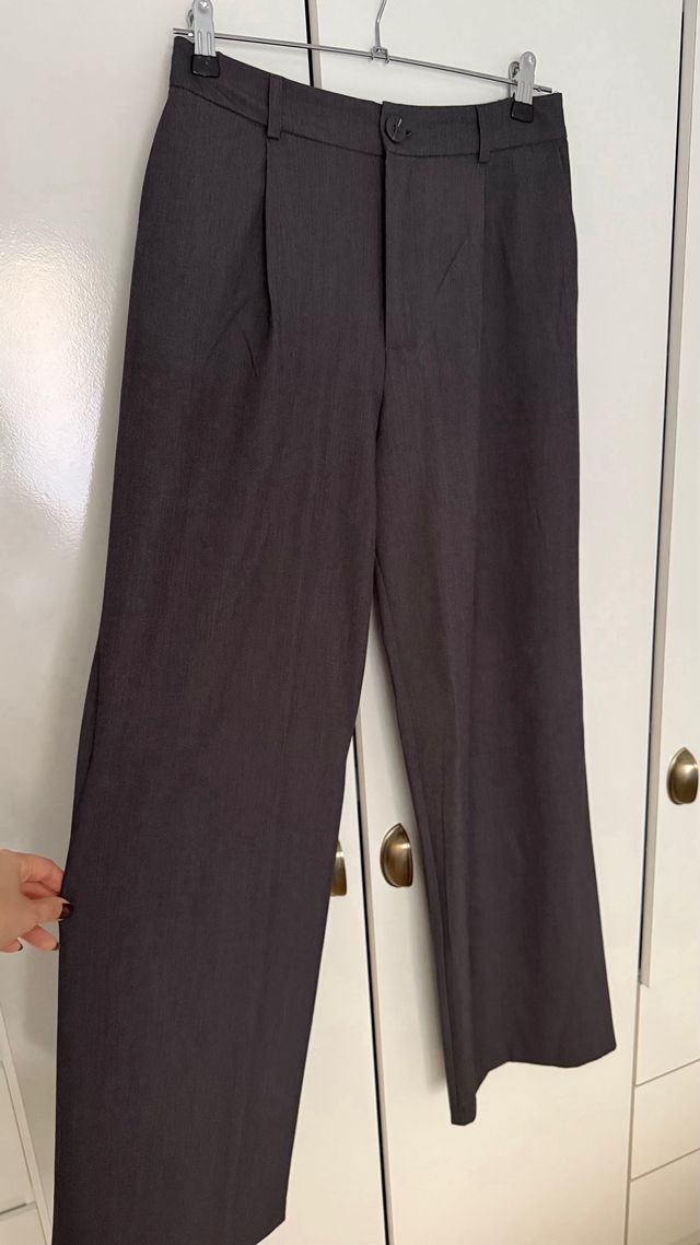 Pantalones anchos grises Stradivarius