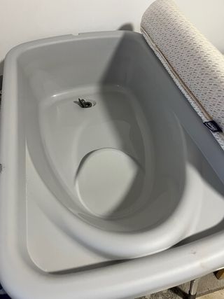 Mueble cambiador y bañera para bebé