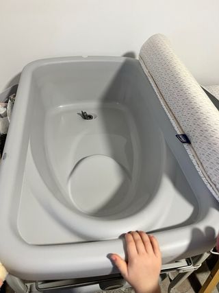 Mueble cambiador y bañera para bebé