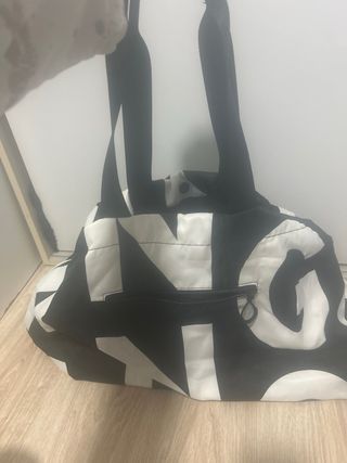 Bolso gran capacidad estampado blanco y negro
