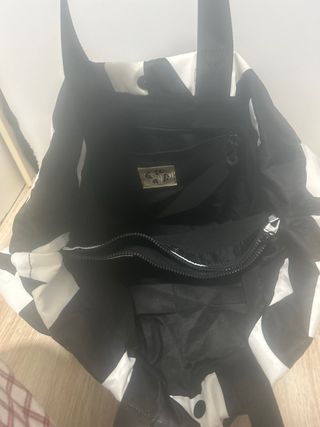 Bolso gran capacidad estampado blanco y negro