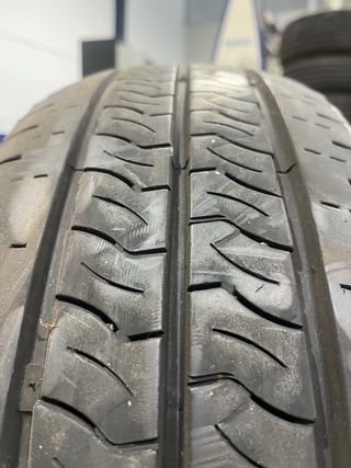 4 Neumáticos Kumho 195/65 R16 C104/102t