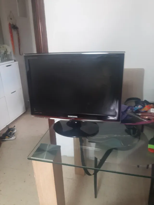Samsung MONITOR 20" TFT-TV T200HD (no tiene mando)