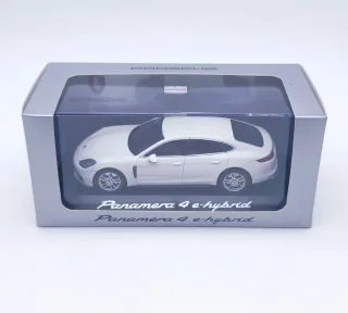 PORSCHE PANAMERA 4 E-HYBRID 1:43 HERPA