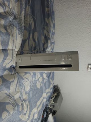 Nintendo Wii con 8 giochi, 2 controller e relativi cavi