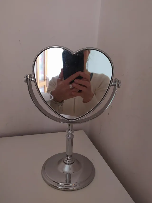 Specchio a cuore argento