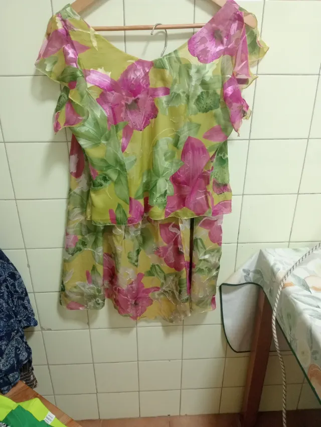 Conjunto falda y blusa floral