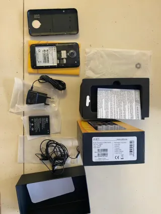 Teléfono móvil AIRIS TM475 Negro NUEVO NUNCA USADO