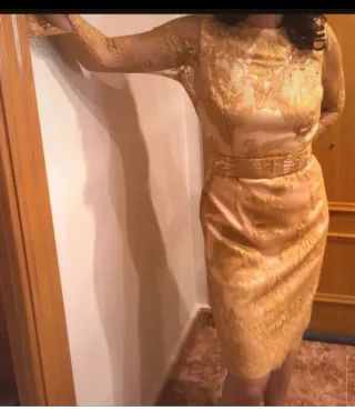 Vestido fiesta invitada mostaza 2 piezas